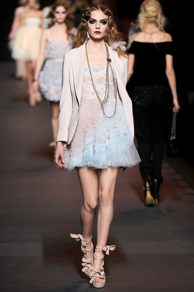 Look 44